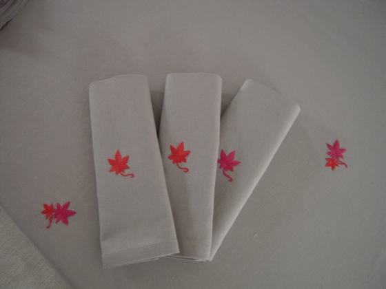 Table - Tablecloth & Napkin, Maple Leaves